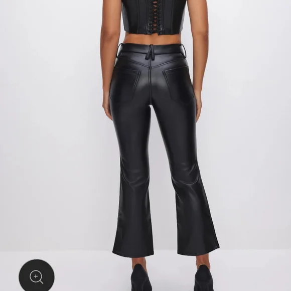 Good American Size 6/28 Black Cropped Mini Boot Faux Leather Pants - Picture 3 of 7
